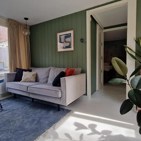 船上ホテル Woonboot Zus Zwaan *