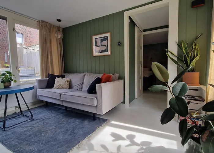 Botel Woonboot Zus Zwaan *