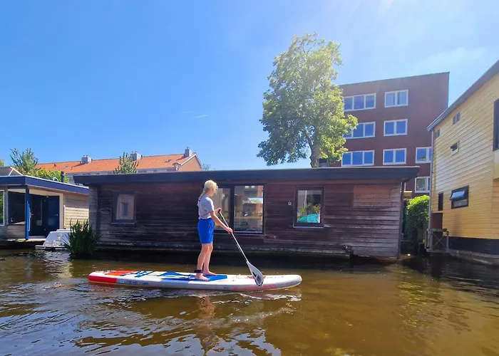 Woonboot Zus Zwaan Botel *